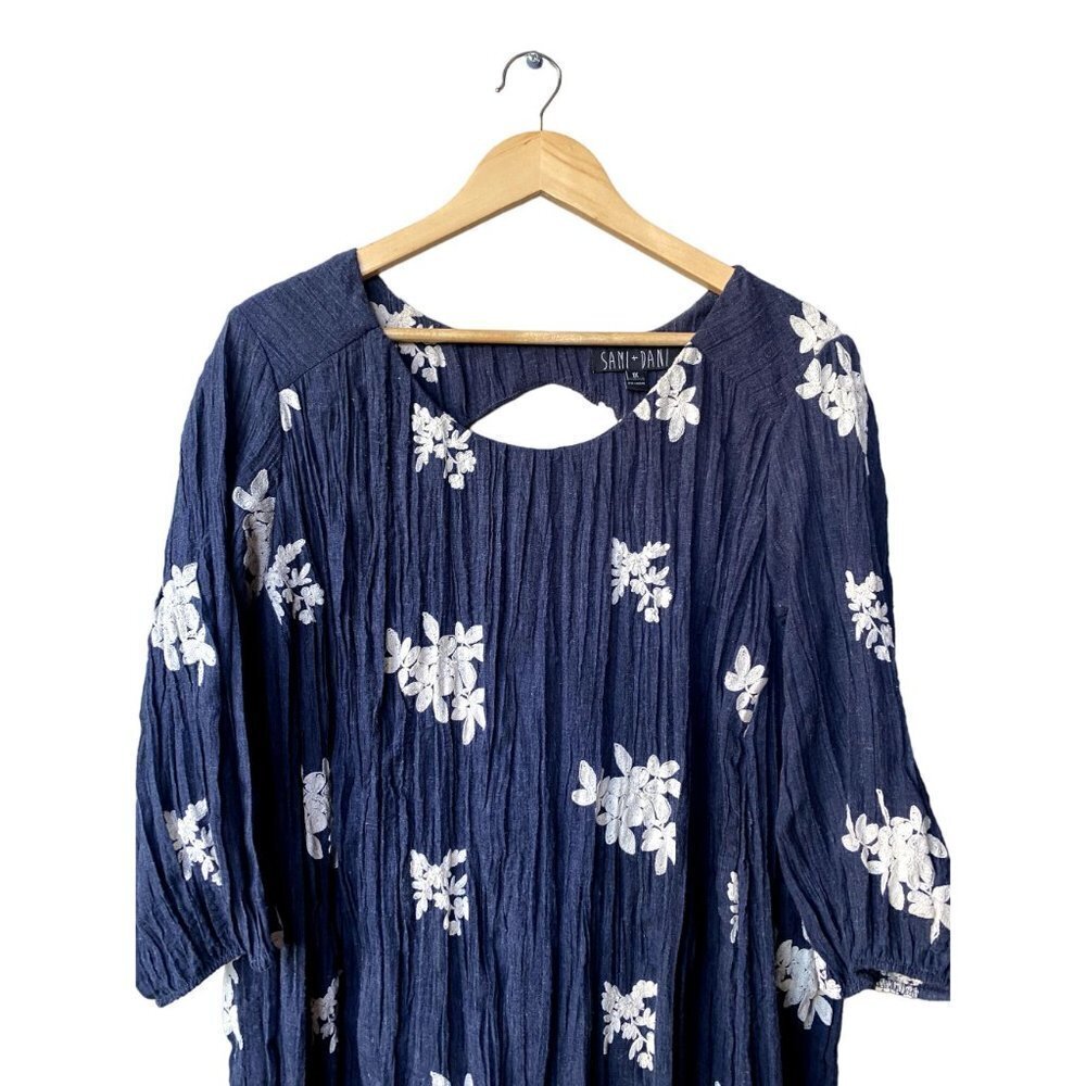 Sami and Dani Floral Embroidered Size 1X Blue  3/4 Sleeves‎ Mini Dress - Picture 4 of 10